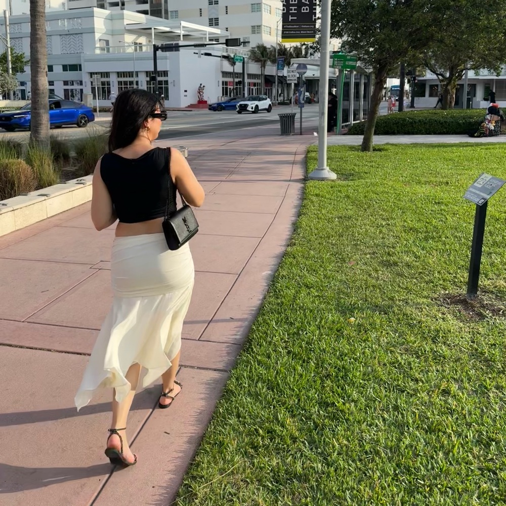 Cream Asymmetrical Ruched skirt - Picture 3 of 5